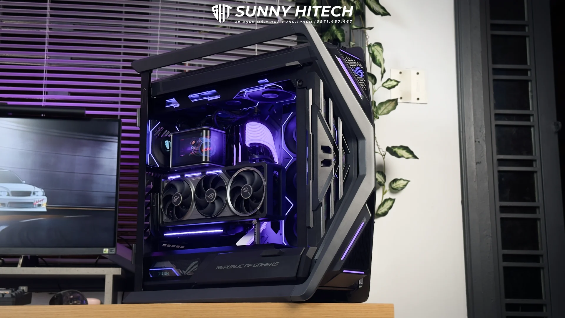 PC ROG đen tím góc nghiêng