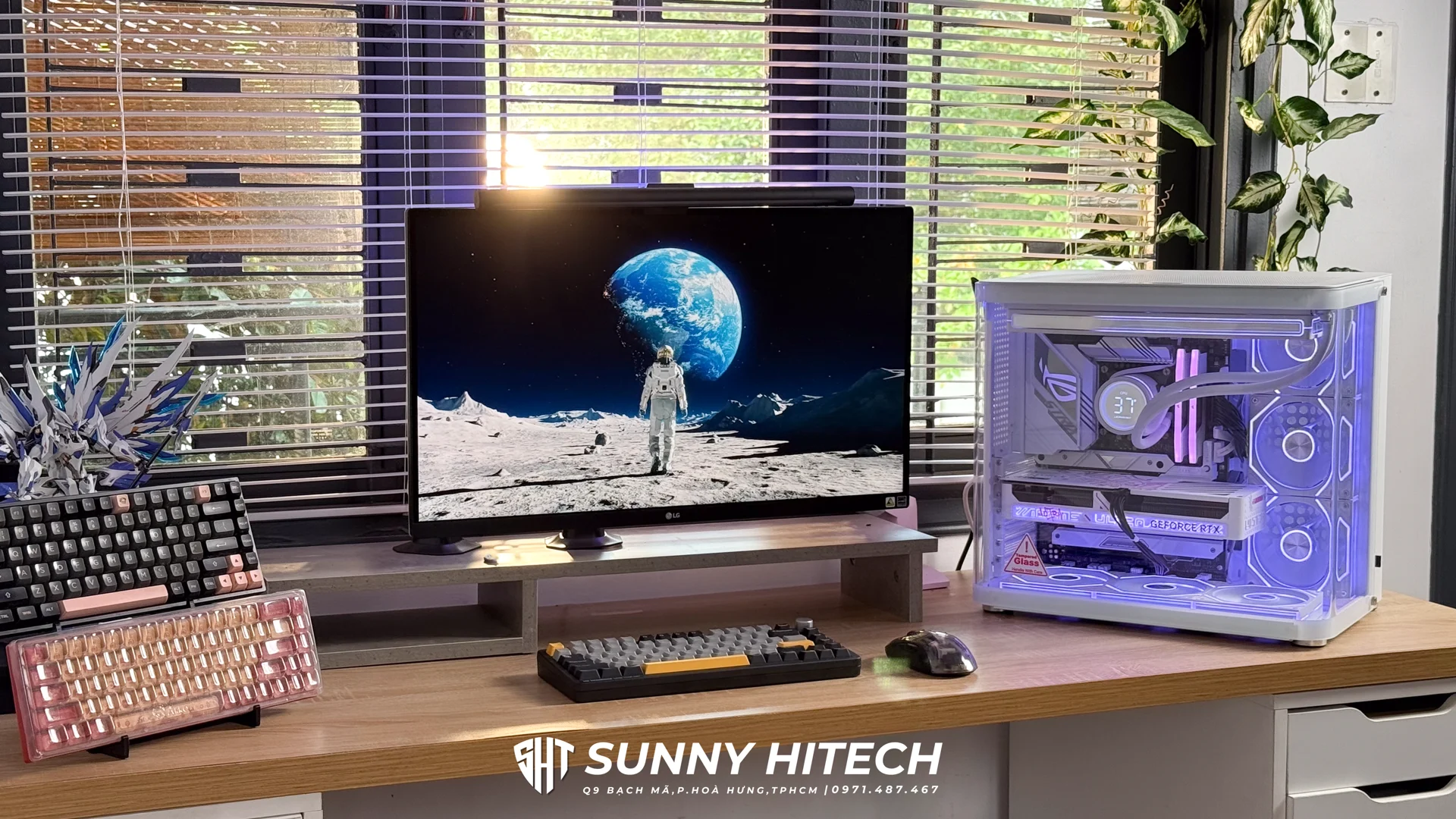 Không gian góc máy với PC trắng tại SunnyHitech